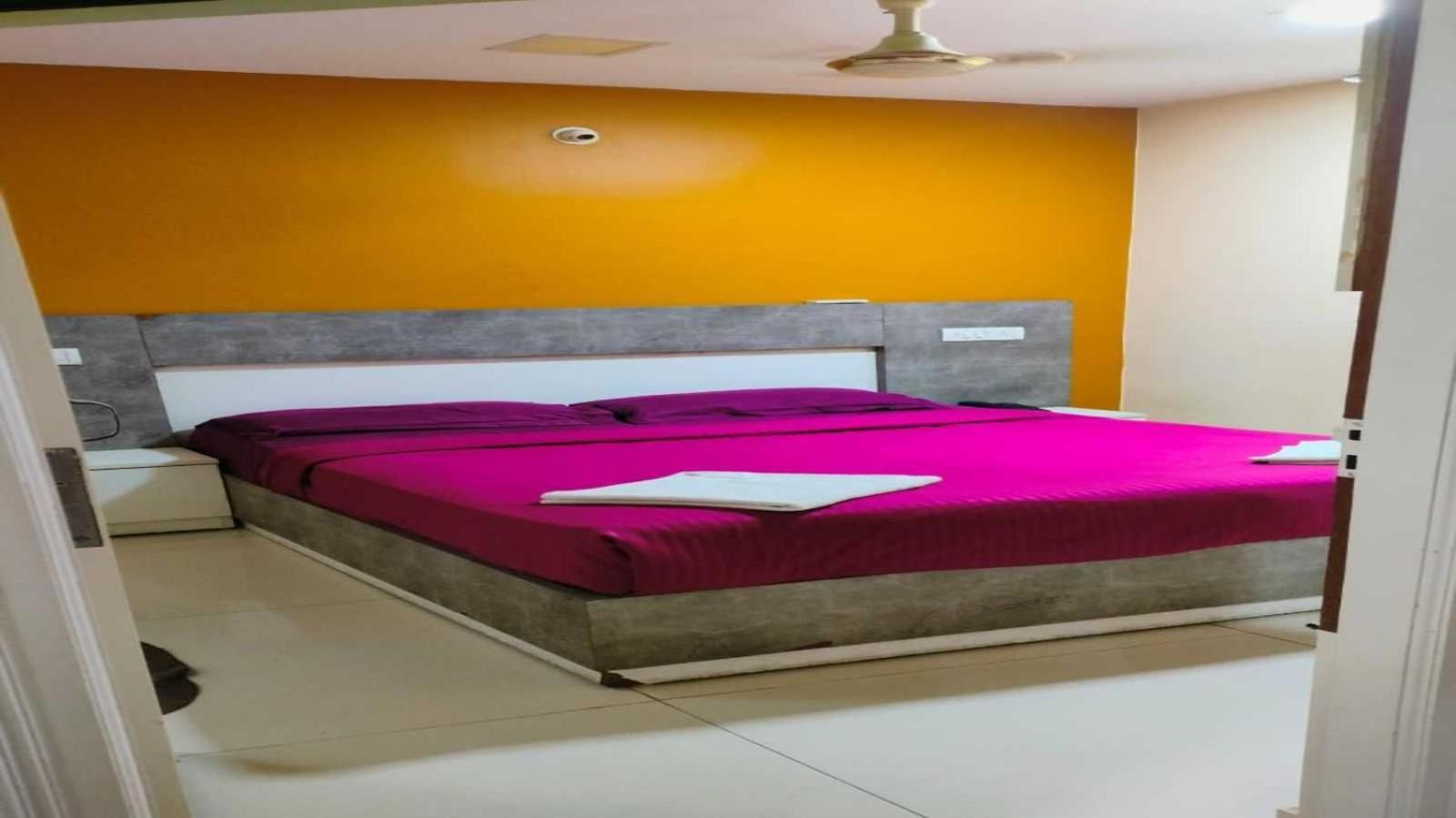 Oyo Rrr Residency Hotel Bengaluru Kültér fotó